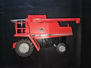 Massey Ferguson 8780 Combine Tractor Diecast ERTL 1/24 Scale - Picture 1 of 8