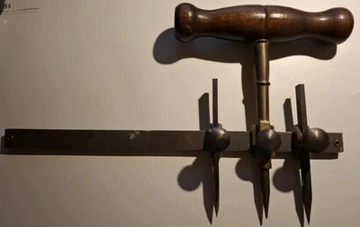 Outils anciens compas Bost France a découpé de lames une pointe - Photo 1/4