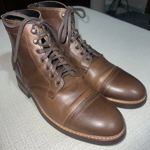 Thursday Boot Company Captain Cap Toe Botas para Hombres 8M Cuero Marrón Todos los Días - Imagen 1 de 14