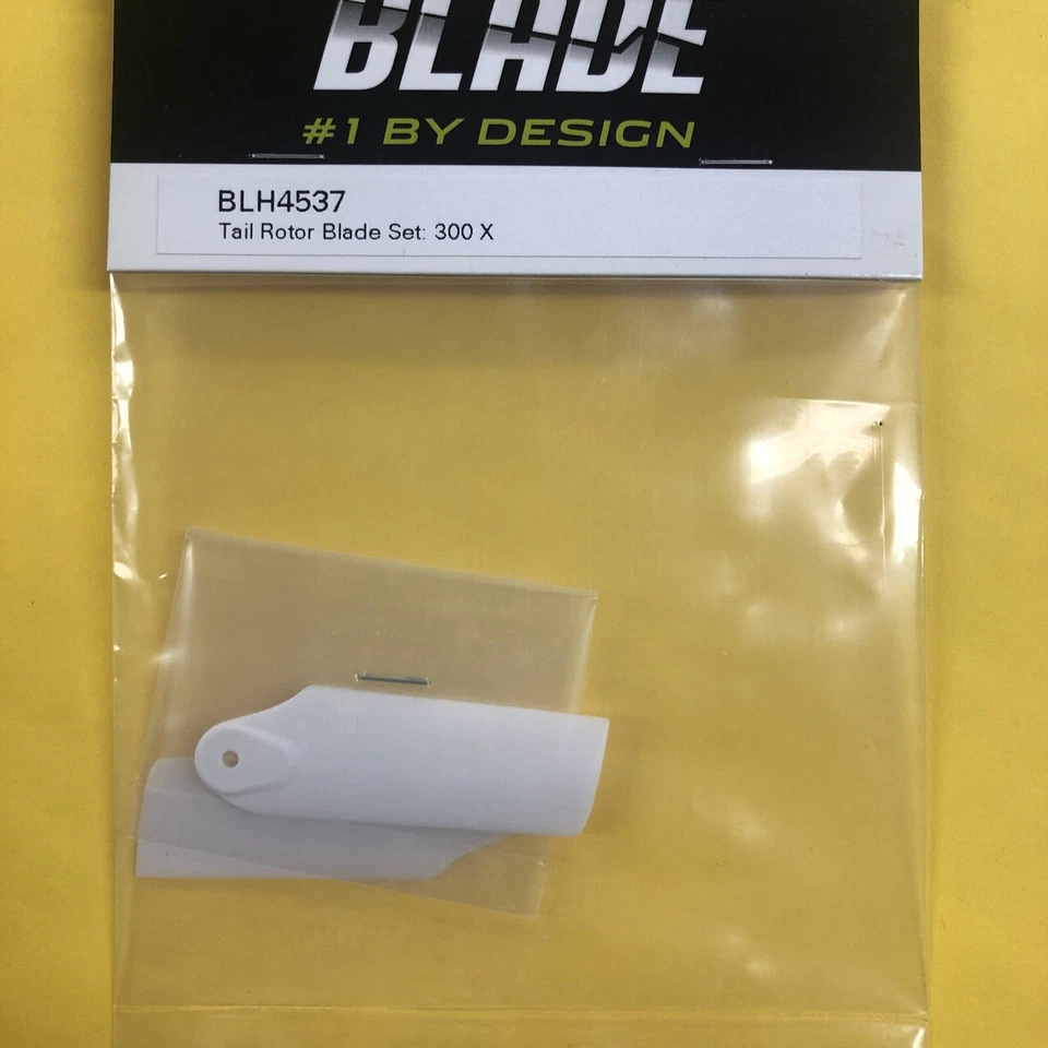 Blade BLH4537 Tail Rotor Blade Set 300 X • - Image 1 of 1