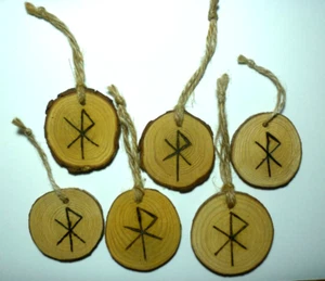Small 2" Rustic Norse Viking Circular Bind Rune LOVE Wood Wall Hanging Decor - Picture 1 of 7