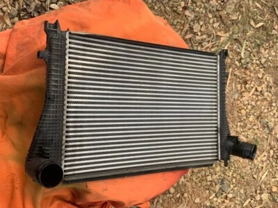 Intercooler Audi A3 5Q0145803K para Audi A3 VW Volkswagen Golf GTI 1,8 L 2,0 L OEM Foto 1 de 4