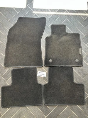 ALFOMBRILLAS DE COCHE ORIGINALES RENAULT MEGANE & MEGANE CUPÉ 2017-2022 #32 Foto 1 de 4
