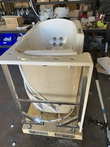 walk in bath tubs Manufacturers Direct.  Minor Defects In Some Others Are Perfec - Picture 1 of 11