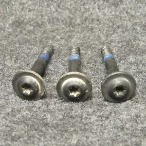 2001-2007 Caravan Town & Country (3) Door Latch Mounting Bolts Torx Screws 62455 - Foto 1 di 3