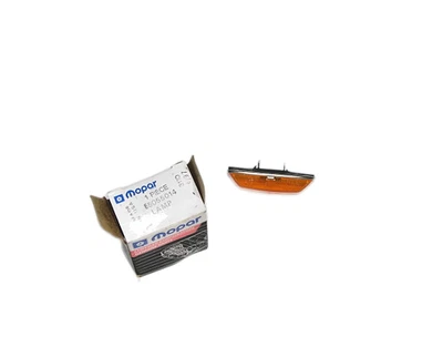 Lámpara de señal de giro lateral Jeep Wrangler YJ Cherokee XJ 94-97 NOS 55055014 ENVÍO GRATUITO Foto 1 de 4