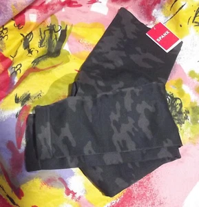 NEW SPANX FL3515 BLACK CAMO LOOK AT ME NOW LEGGINGS M - Picture 1 of 2