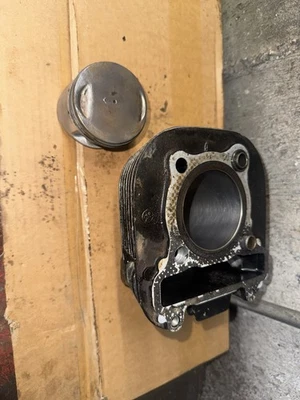 82,83 yamaha xt-200 cilindro y pistón, 15A-11310-00-00 Foto 1 de 4