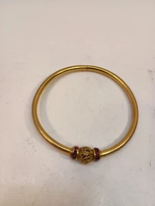 Pulsera infantil vintage ornamentada con piedras rojas - Imagen 1 de 4