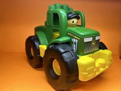 Mega Bloks John Deere Transforming Tractor Or Dump Truck Farmer Figure NO DUMP - Image 1 of 4