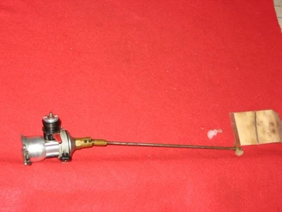 VINTAGE COX BABE BEE 049 wSHAFT PROP & FLYWHEEL for MODEL BOAT MARINE ENGINE - Image 1 of 4