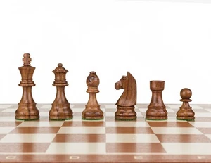 Piezas atemporales de madera no electrónicas DGT - Torneo Ajedrez 95 mm / 3,75" - Imagen 1 de 3