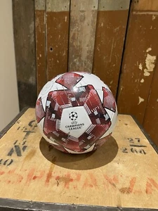 Balón de fútbol UEFA Champions League producto con licencia oficial - Imagen 1 de 12