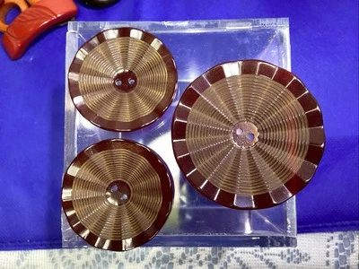 3 Large Antique Vtg Art Deco Red & Gold Bakelite Ruffled Cookie Cutter Buttons - Image 1 of 4