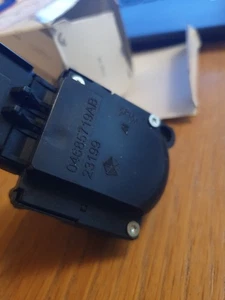INTERRUTTORE ACCENSIONE ORIGINALE MOPAR JEEP CHRYSLER DODGE 2003 - 2018 04685719AI - Foto 1 di 3