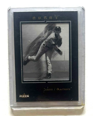 2003 FLEER AVANT #20 ICHIRO SUZUKI BLACK AND WHITE PARALELL 053/199 MARINERS - Image 1 of 2