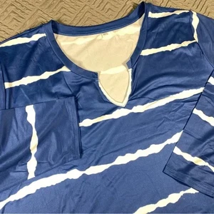 NUEVO Top tejido talla grande lindo y cómodo para mujer 5X 30/32 rayas azules blancas - Imagen 1 de 6
