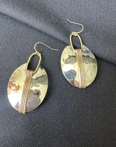 Orecchini Super Riflettenti Ovali Martellati Mercato Mondiale/Colore Argento/Bicolore - Foto 1 di 3