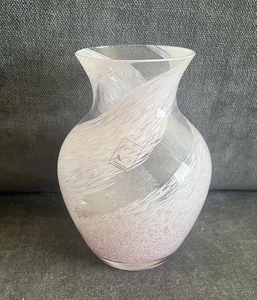 Vintage Caithness Pale Pink Swirl Glass Vase With Sticker - Picture 1 of 6