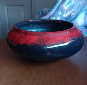 Vtg Ikebana Flower Vase W/ Metal Frog black and red glazed shallow vase Gift - Picture 1 of 6