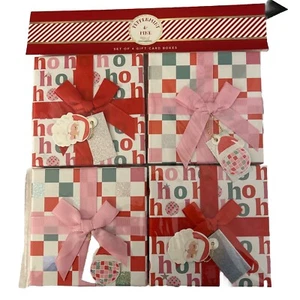 Pino menta ~ Juego de 4 divertidas cajas y etiquetas de regalo con temática navideña ~ 10 X10 Cms - Imagen 1 de 4