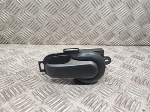 Manija interior izquierda puerta delantera nissan nv200 1.5 2009-15 80671-jx51a - Imagen 1 de 6