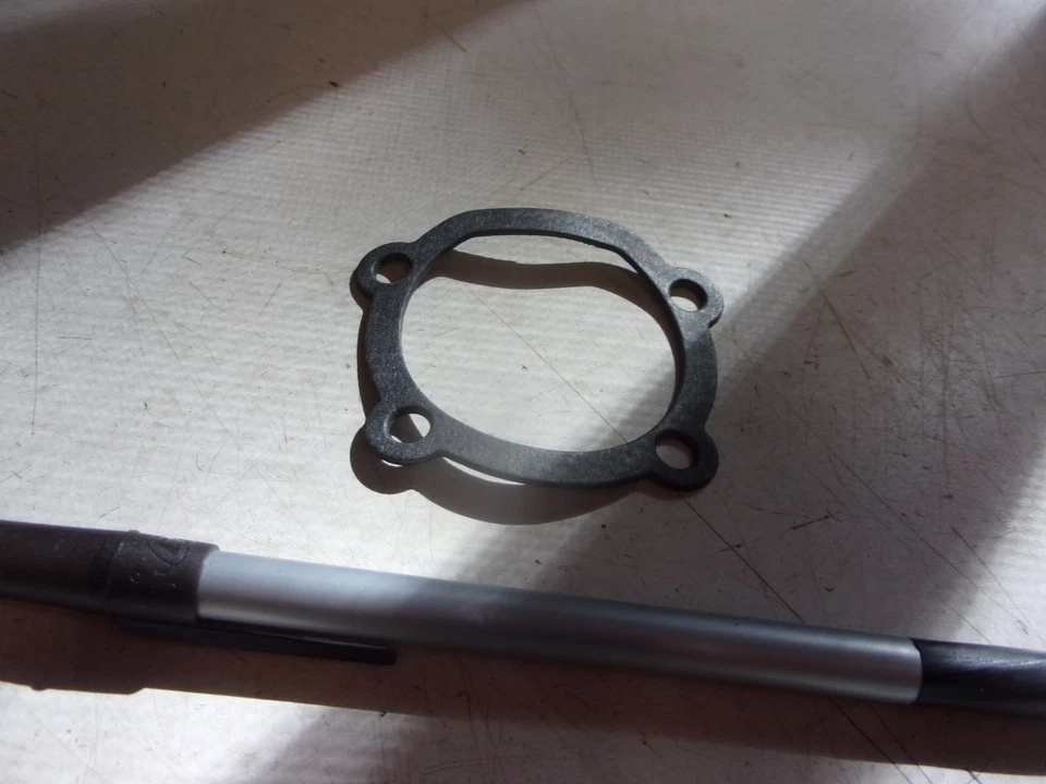 Crankcase gasket Jonsered trimmer  GT 24 +  nush - Изображение 1 из 1