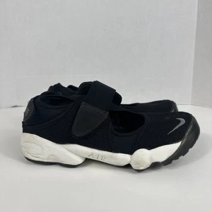 Nike Air Rift BR Breathe nero bianco 315766-300 donna TAGLIA US 8 EU 39 *DIFETTI - Foto 1 di 24