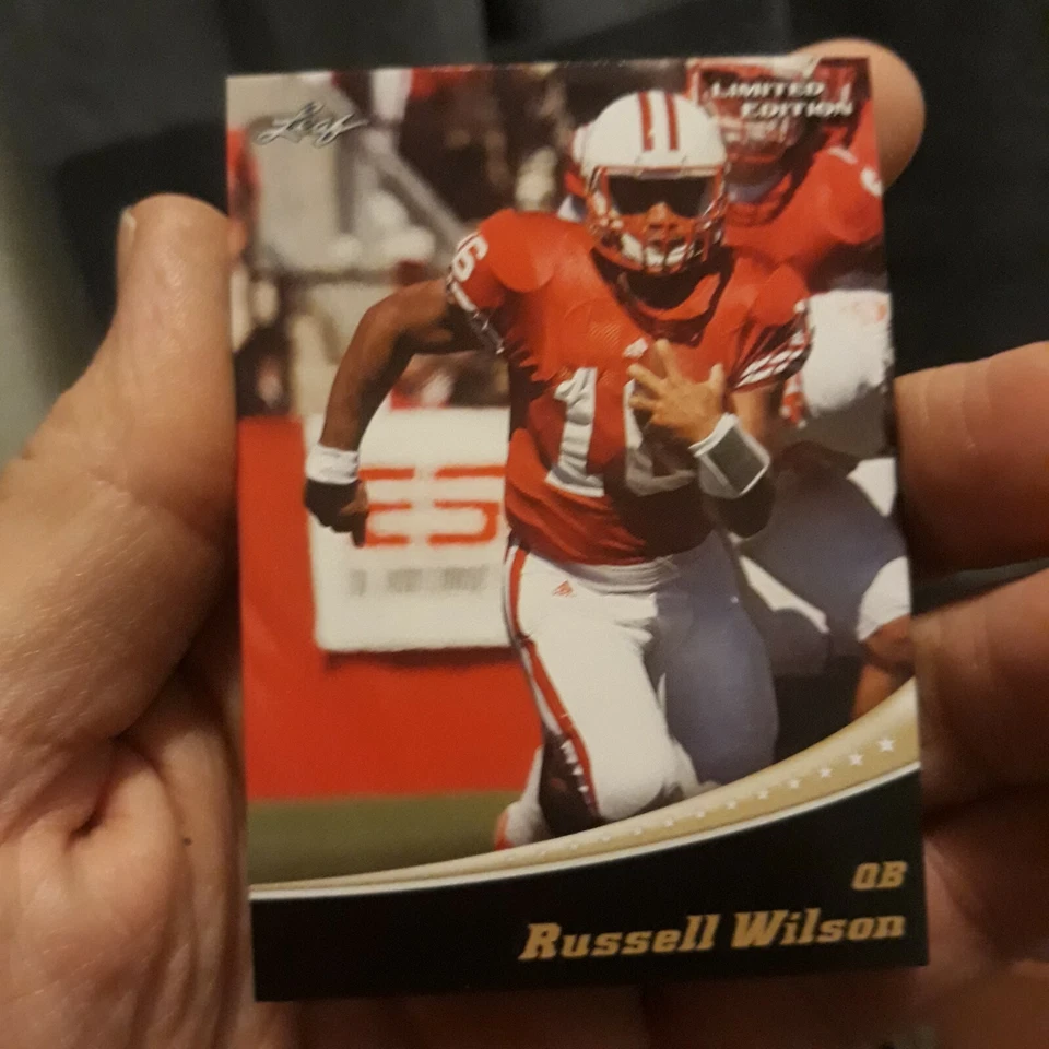 Russell Wilson L.E. RC exclusivamente en la Convención Nacional de Coleccionistas Deportivos 2012 Foto 1 de 1