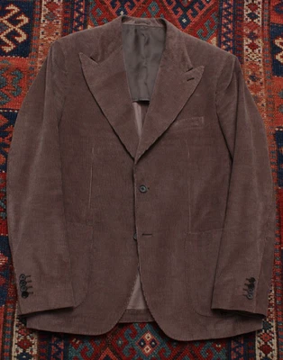 Abrigo deportivo de pana marrón Pini Parma 44R puños de cirujano solapa pico Foto 1 de 4