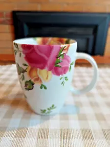 ROYAL ALBERT ENGLAND COUNTRY ROSE WHITE WITH PINK & YELLOW ROSES COFFEE /TEA MUG - Picture 1 of 12