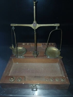 balance de précision ancienne - Photo 1/3