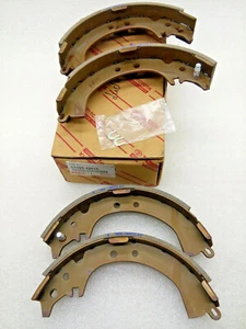 Original Toyota RAV4 Bremsbackensatz Bremsbacken Hinterradbremse Trommelbremse - Bild 1 von 5