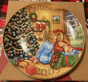 AVON 2009 Weihnachtsteller "A GIFT TO REMEMBER" 22K Goldrand in BOX Sammlerstück - Bild 1 von 4