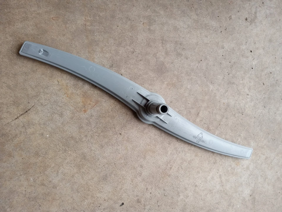 Brazo pulverizador inferior para lavavajillas Bosch 00668148 pieza OEM Foto 1 de 2