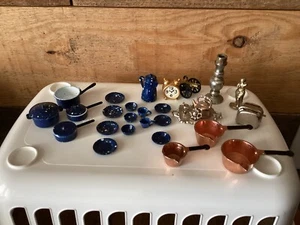Accesorios de cocina vintage de metal miniatura para casa de muñecas - Imagen 1 de 3