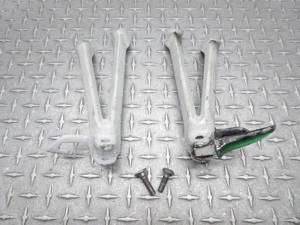 06-07 Suzuki GSXR 750 600 GSXR750 2007 pie trasero pasajero clavija soporte de reposapiés Foto 1 de 4