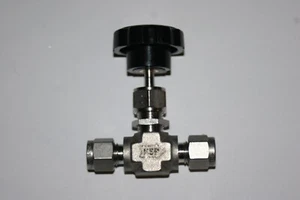 1/4 Tube OD 316ss Needle Valve (2000 Psi) SSP 596-111-316-U-XSP - Picture 1 of 4