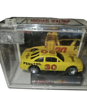 Vintage NASCAR Michael Waltrip Signed 1:24 RC 1:24 Diecast - Picture 1 of 6