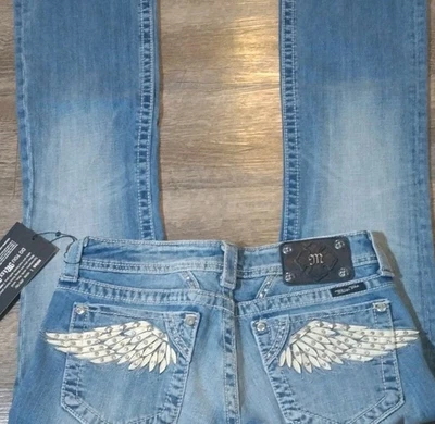 Pantalones de mezclilla Miss Me Angel Wing embellecidos con tachuelas 28 tiro medio bota azul desgastado Foto 1 de 4