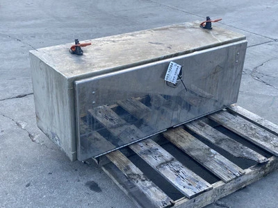 Caja de herramientas Hino 258LP 2015 (693-10284) Foto 1 de 4