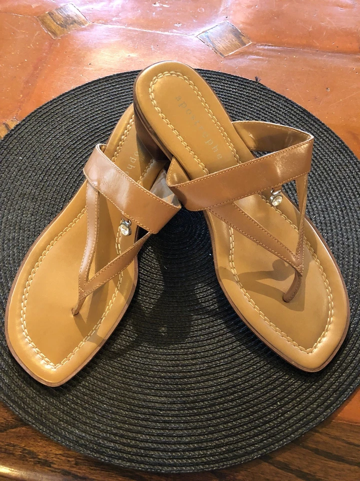 Sandalias Apostrophe de cuero con joyas tostadas sin cordones talla 8,5 M Foto 1 de 4