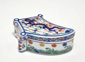 A Chinese Famille Verte Porzellandose - Bild 1 von 9