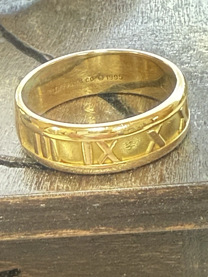 Anillo número romano Atlas Tiffany & Co. Foto 1 de 4