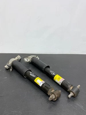 2016 FORD MUSTANG GT350 OEM ЗАДНЯЯ МАГНИТНАЯ СТОЙКА ДЛЯ МАГАЗИНА ПАРА DR PS Б/У - Изображение 1 из 4