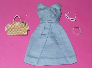 Barbie Midge Blue 1962 PAK Belle Vintage Dress + Necklace Flower Tote & Sunglass - Picture 1 of 13