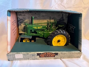 John Deere 1937 Model "B" Tractor With #5904 1/16 Diecast Model NIB - Picture 1 of 6