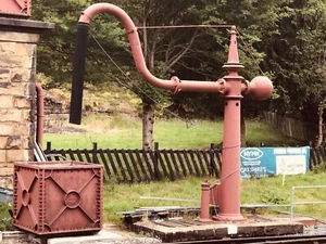 KIT GRÚA DE AGUA NER CALIBRE OO (sombrero) con tanque de desbordamiento basado en estación Goathland - Imagen 1 de 7