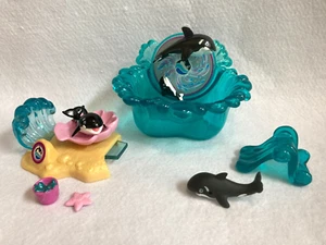 Littlest Pet Shop Sea World Splash Zone Shamu Family Dive Pool & Baby Shamu Lot - Picture 1 of 10