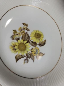 Lot Of 8 Vintage Royal Warwick Sunflower print gold trimmed small Bowls - Picture 1 of 12